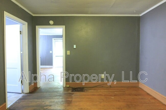 Building Photo - 301 Dupont Dr