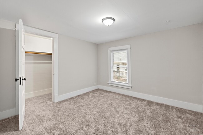 Building Photo - 415 Dean St