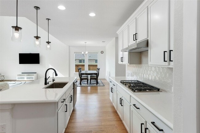 Building Photo - 300 Hollister Dr