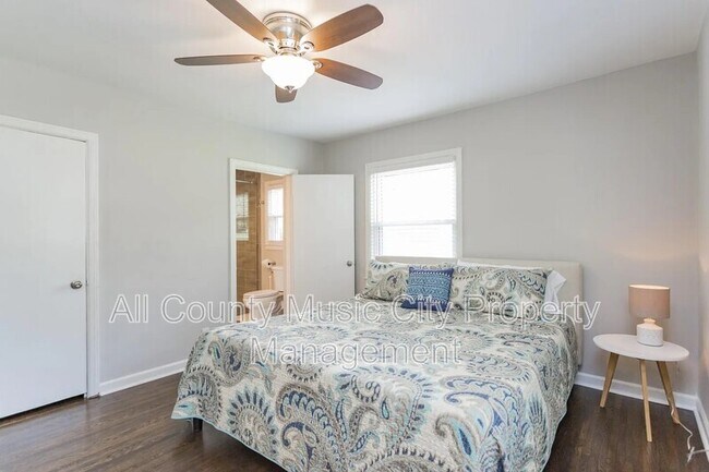 Building Photo - 206 Blue Hills Dr