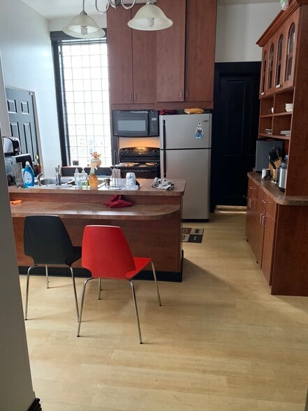 Back Kitchen - 2429 W Clifton Ave