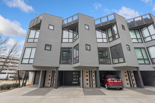 Building Photo - Modern Townhome with Roof Terrace in Dilworth Neighborhood Charlotte NC