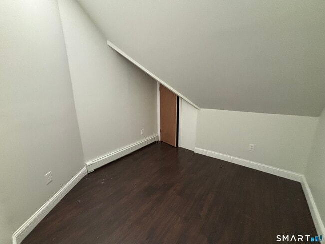 Building Photo - 241 Lewis St