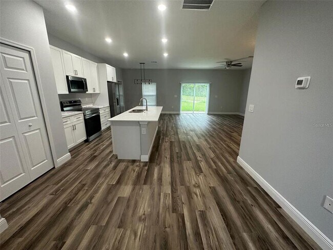 Building Photo - 13745 SW 43rd Cir