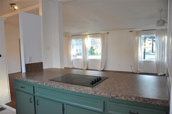 Building Photo - 367 Mesquite St