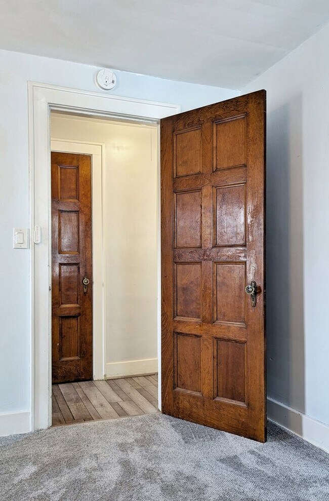 Building Photo - 81 Knox Ave