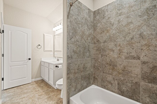 Building Photo - 4 BEDROOM FOR RENT- SEPARATE LIVING AREA - OFFICE