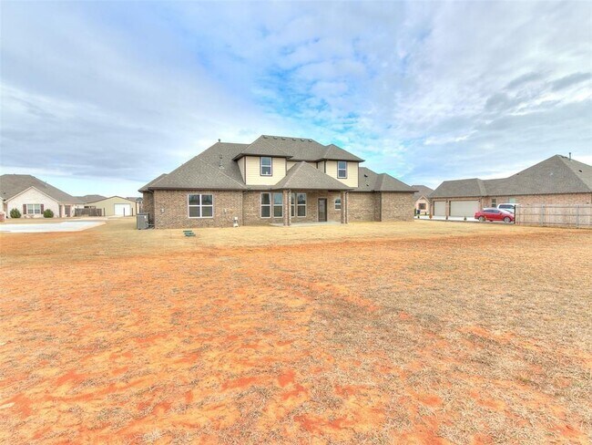 Building Photo - 2817 Bens Cir