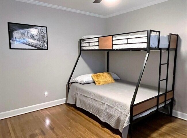 Building Photo - 1077 S Perkins Rd