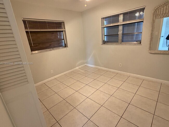 Building Photo - 16130 SW 108th Ct