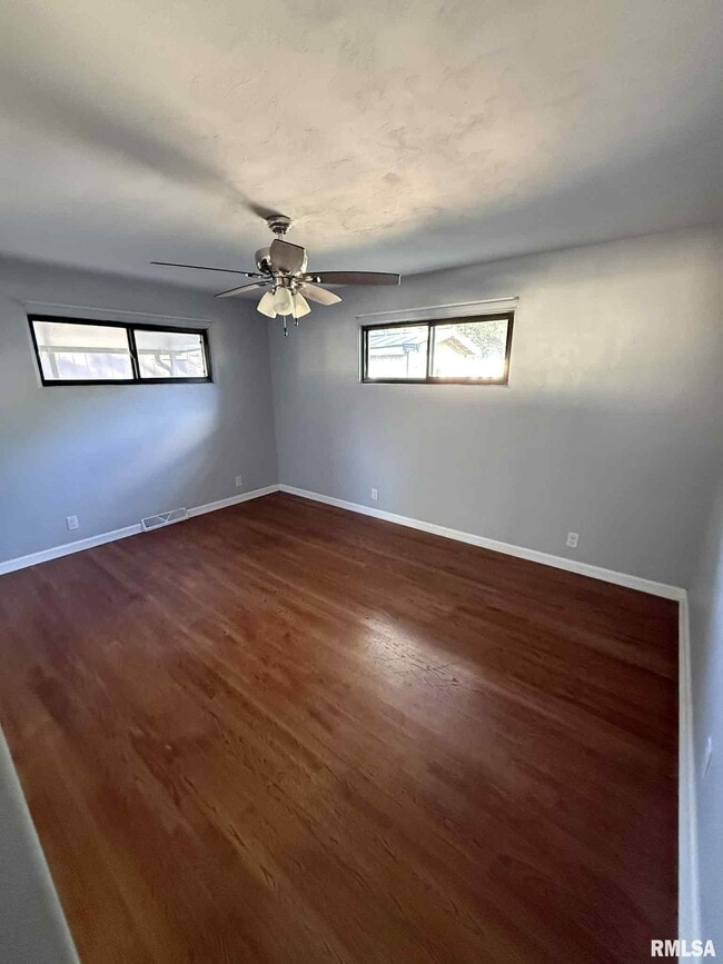 Building Photo - 3250 S 1st St