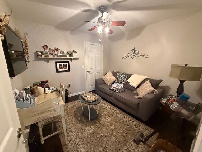 Building Photo - 3/2 Clermont Villa