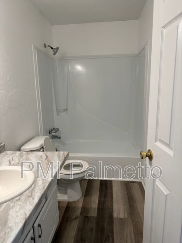 Building Photo - 106 Temple Walk Rd