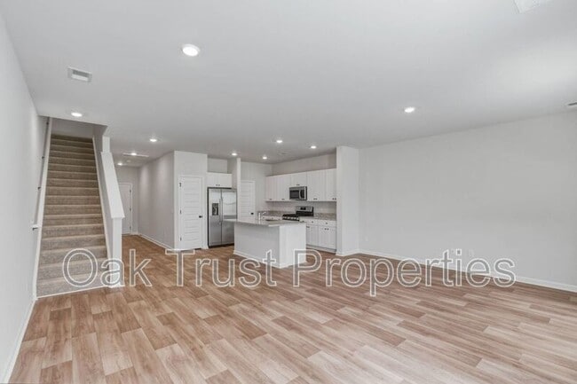 Building Photo - 753 Ridgley Dr