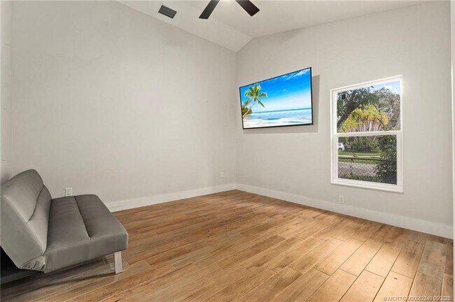 Building Photo - 659 SE St Lucie Blvd