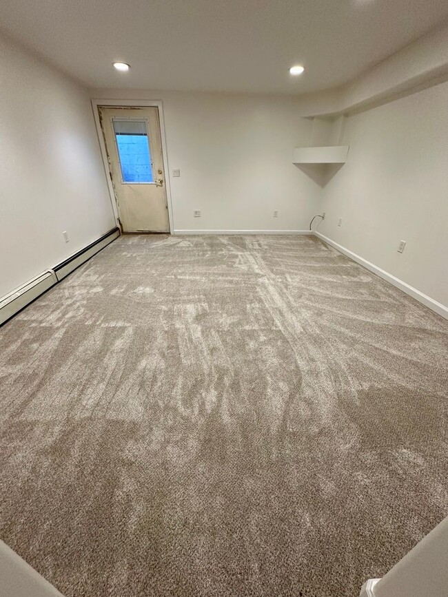 Building Photo - 3 Bedroom Home in Fairbanks for Rent!