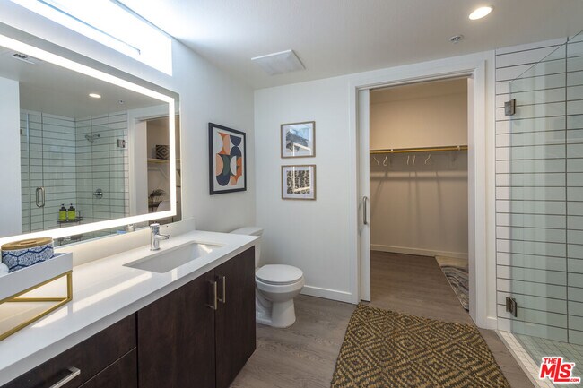 Building Photo - 2929 Pennsylvania Ave