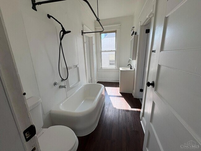 Building Photo - 2218 Highland Ave