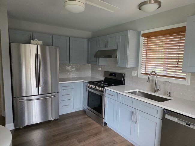 Building Photo - 1545 Thornfield Ln