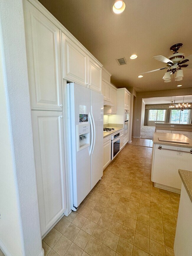 Building Photo - 2653 Traditions Loop