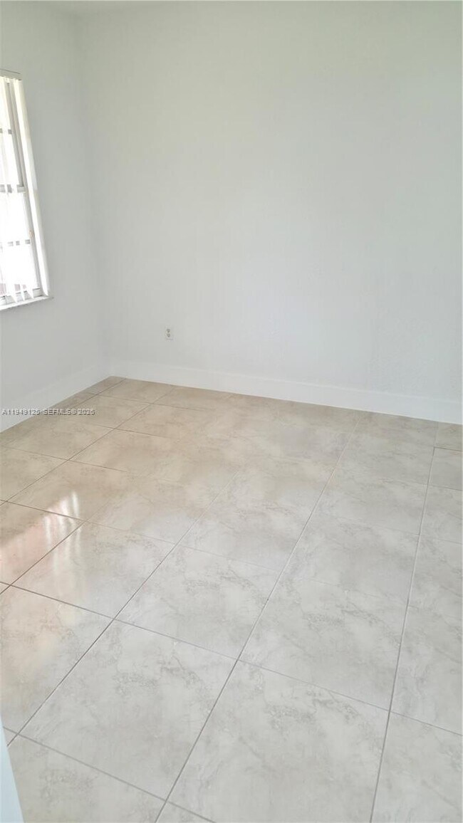 Building Photo - 2101 Belmont Ln