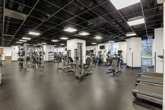 Building Photo - 222 N Columbus Dr