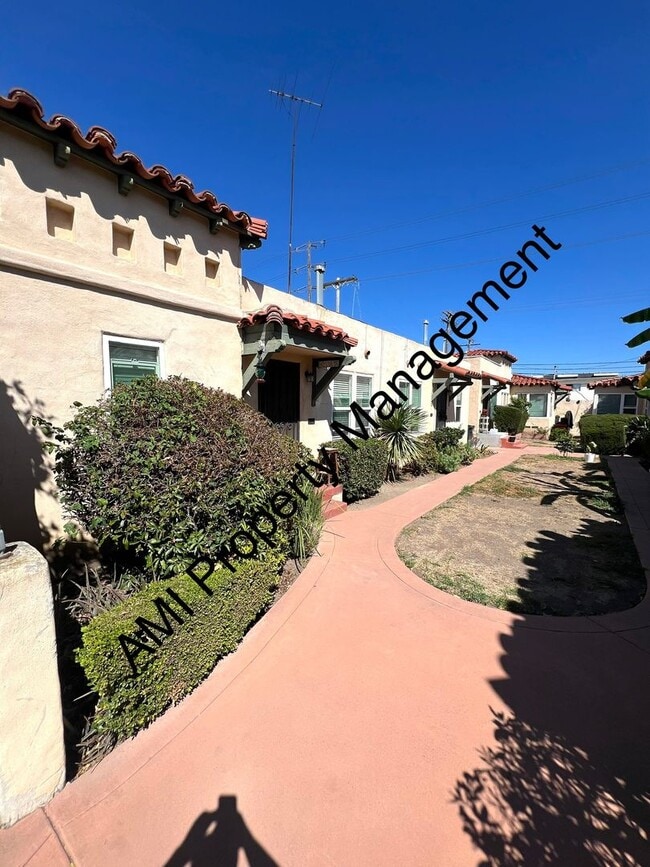Building Photo - Cottage with Garage and $500 off First Mon...