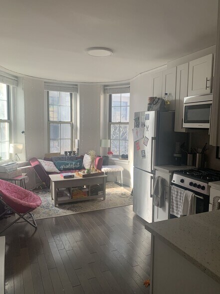 Building Photo - 52 Clearway St