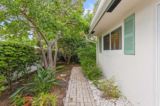 Building Photo - 10 Sailfish Ln