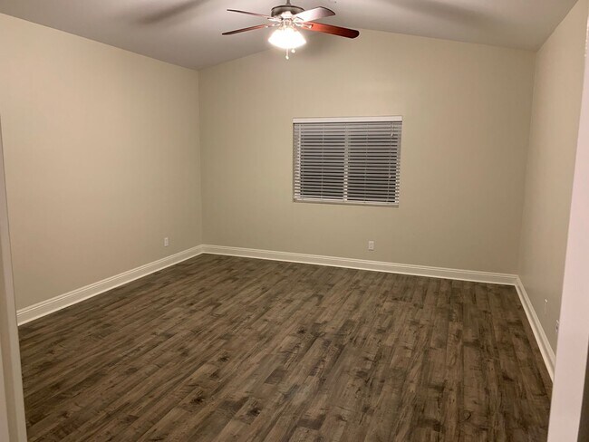 Building Photo - 1520 Independence Way