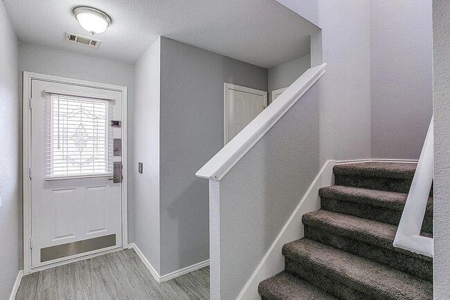 Building Photo - 1200 Kenneys Way