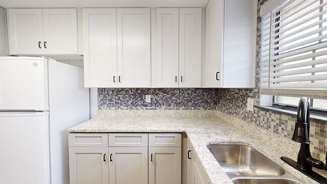 Building Photo - REMODELED 3 bedroom, 1.5 bath, 1 car garage home minutes away from the airfield!