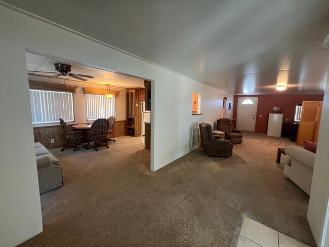 Building Photo - SHORT TERM FOOTHILLS RETREAT!