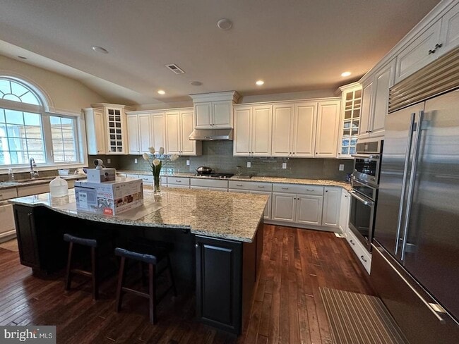 Building Photo - 124 Odyssey Dr