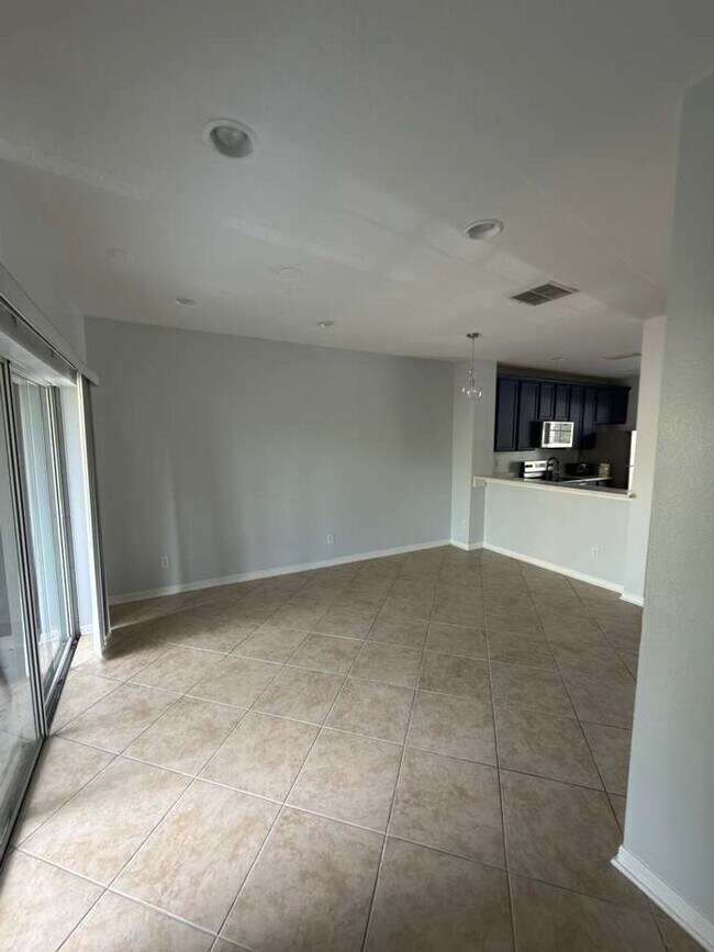 Building Photo - Beautiful 2BR/2.5BA Condo with Resort-Style Amenities