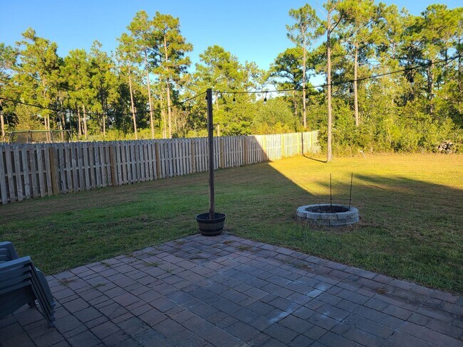 Building Photo - 3 Bedroom, 2.5 bath home - Sneads Ferry - Everetts Creek Community