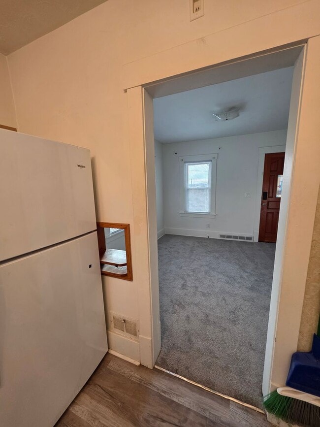 Building Photo - Benson Bungalow! 3 bedroom 2 bathroom