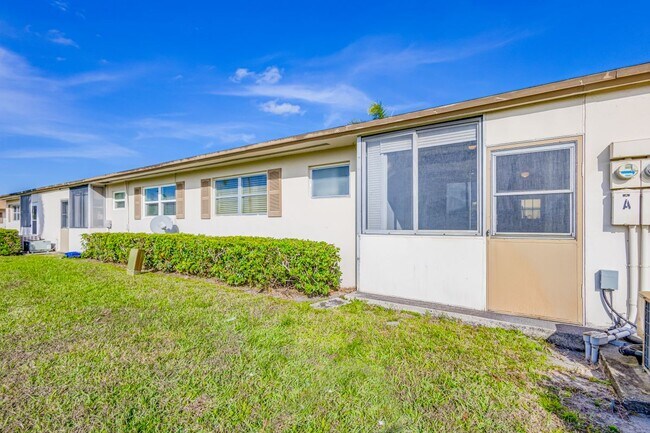 Building Photo - 2680 Barkley Dr E