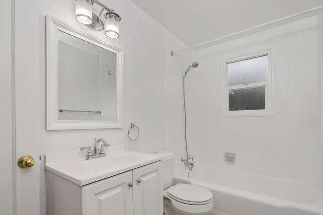 Building Photo - 2bd/1b Boise Bench Home!