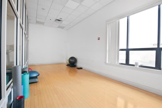 Building Photo - 110 Tidewater St