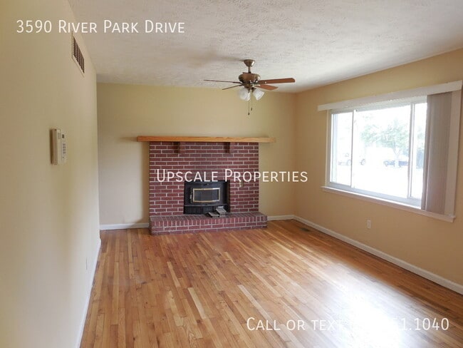 Building Photo - 3590 River Park Dr