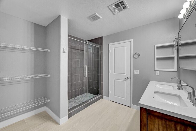 Building Photo - Charming 3-Bedroom Two-Story Home in Gated...