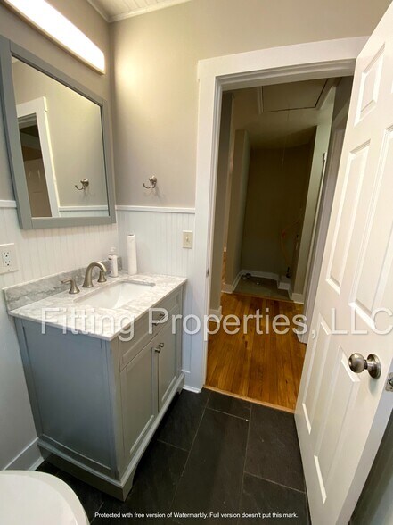 Building Photo - 624 Frasier St