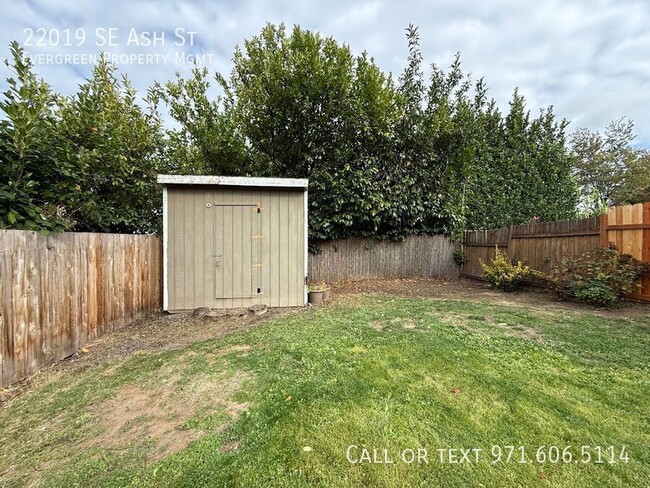 Building Photo - 22019 SE Ash St