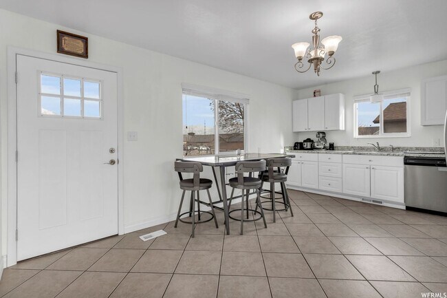 Building Photo - RES_CLOWARD_521