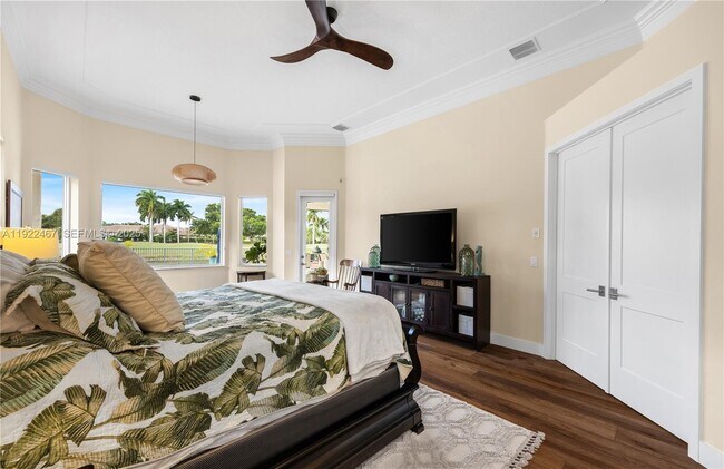 Building Photo - 2589 Mayfair Ln