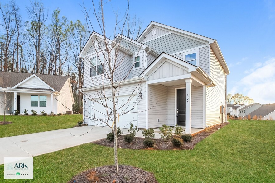 Building Photo - 201 Bosa Ln