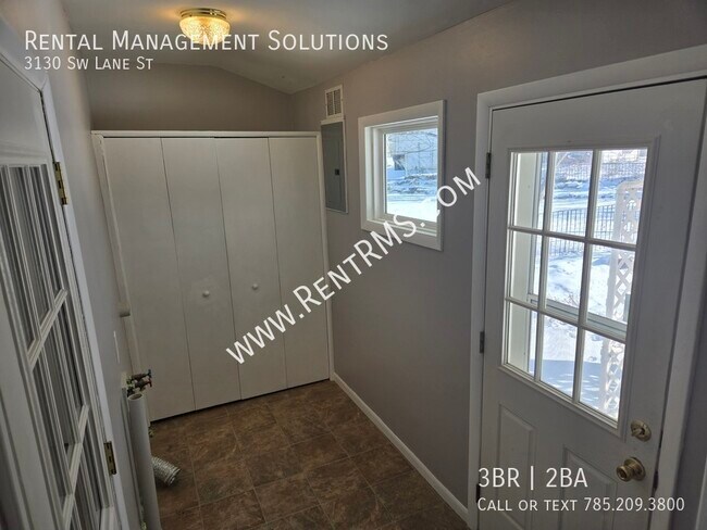 Building Photo - 3130 SW Lane St