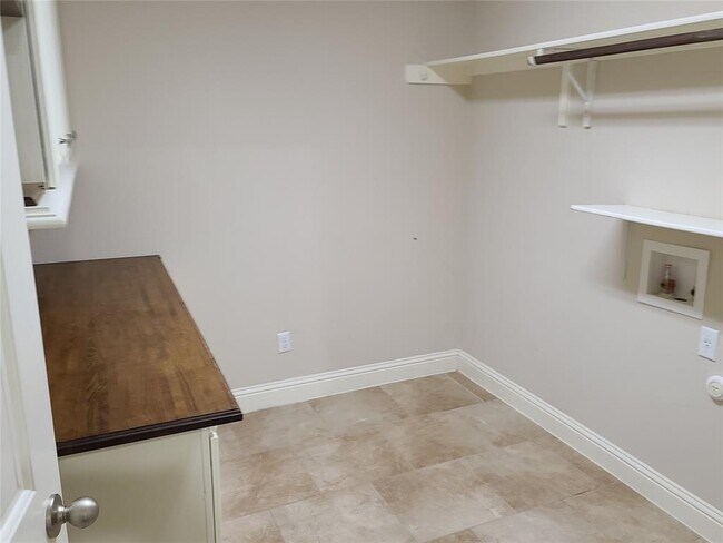 Building Photo - 708 Williams Way