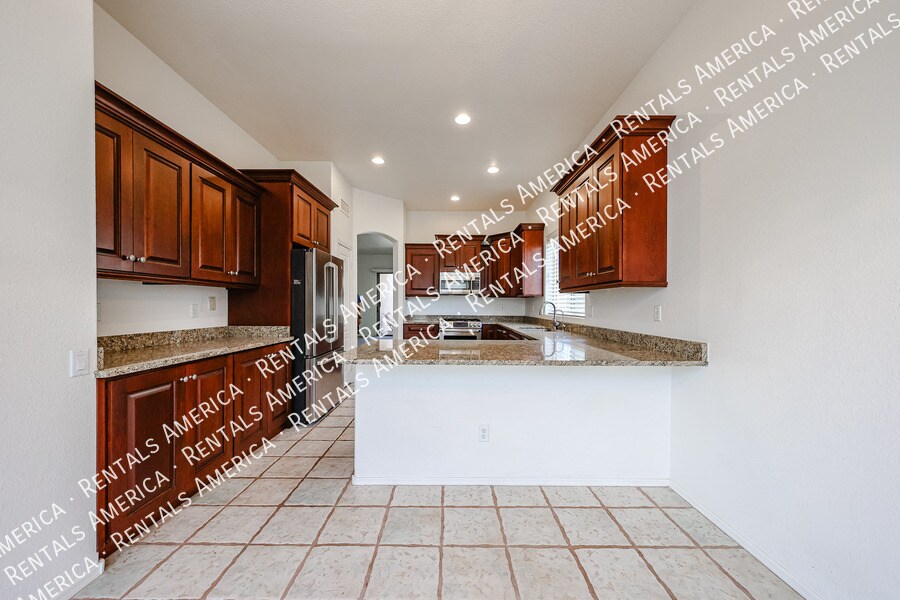 Building Photo - 2318 N Boulder Mountain